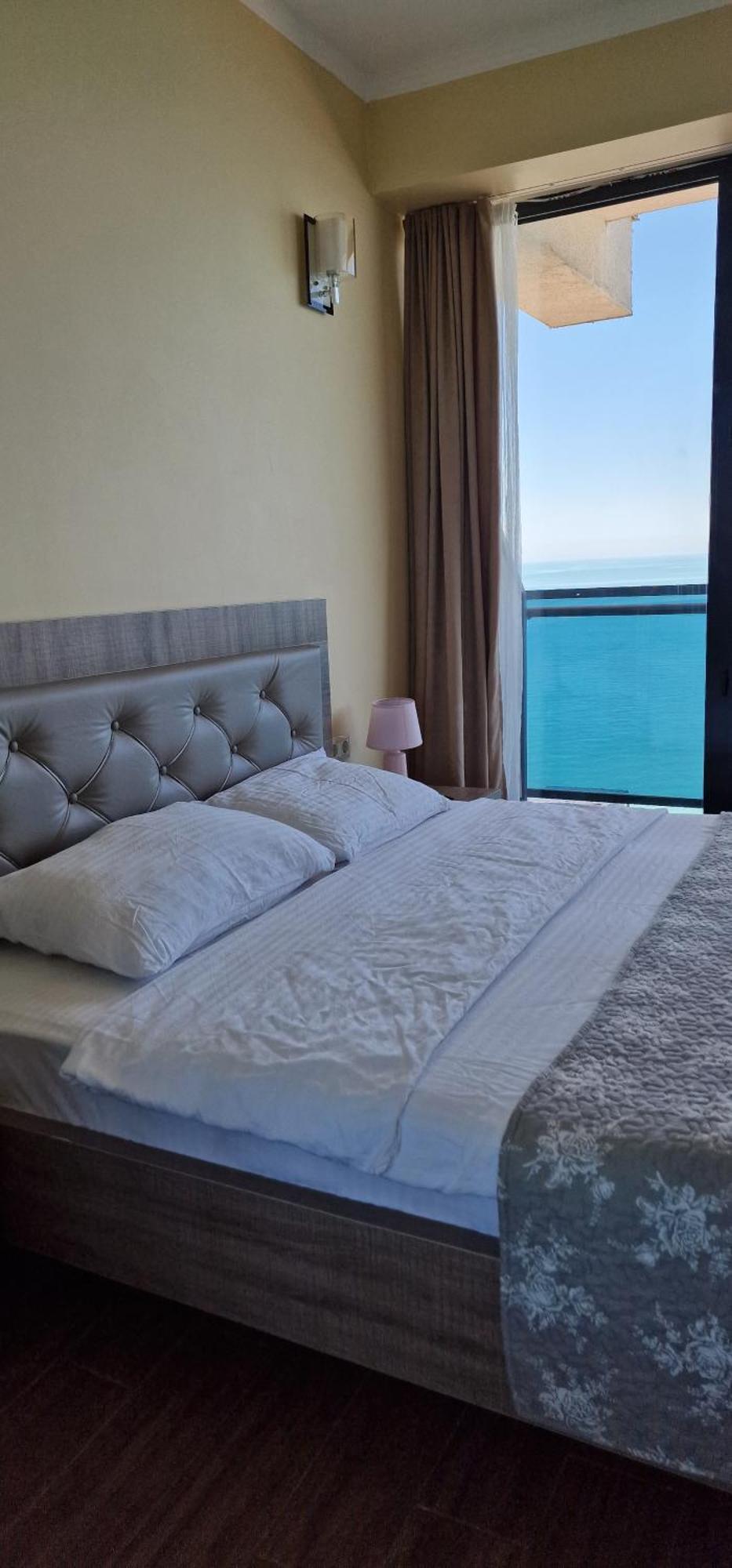 Your Beach Tower Batumi Esterno foto
