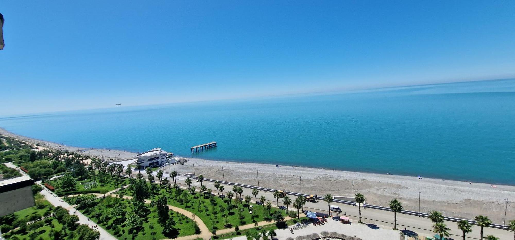 Your Beach Tower Batumi Camera foto