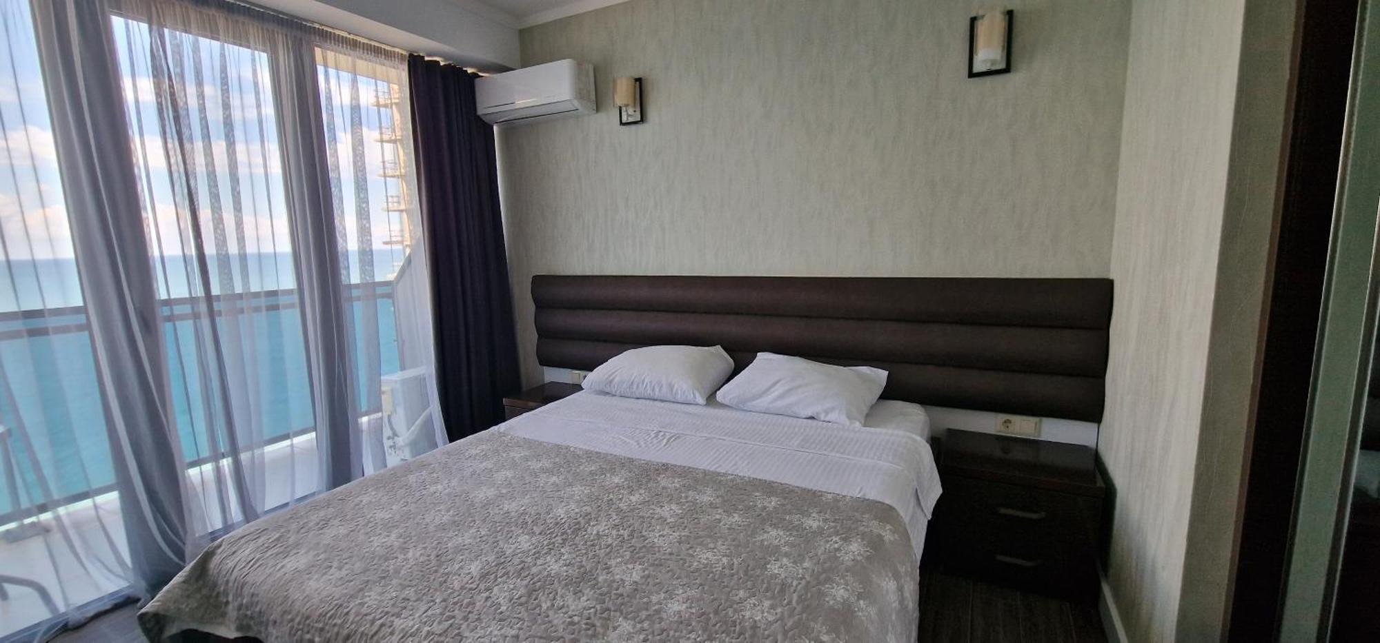 Your Beach Tower Batumi Esterno foto